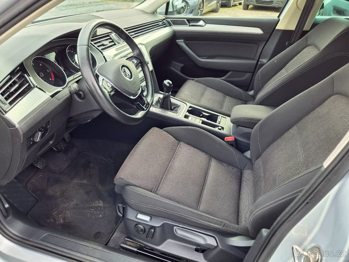 2015 Volkswagen PASSAT - 10