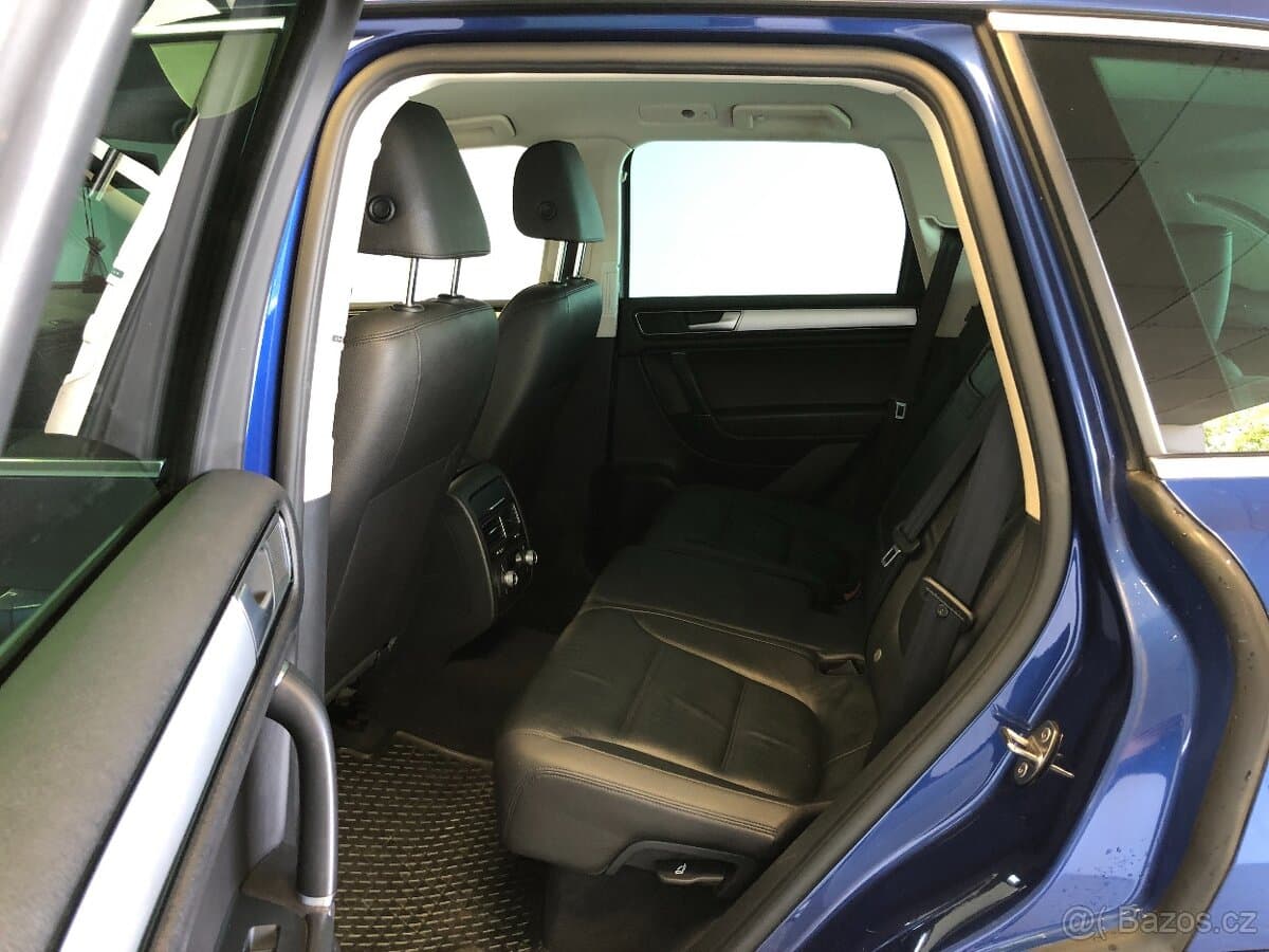 2015 Volkswagen TOUAREG - 10