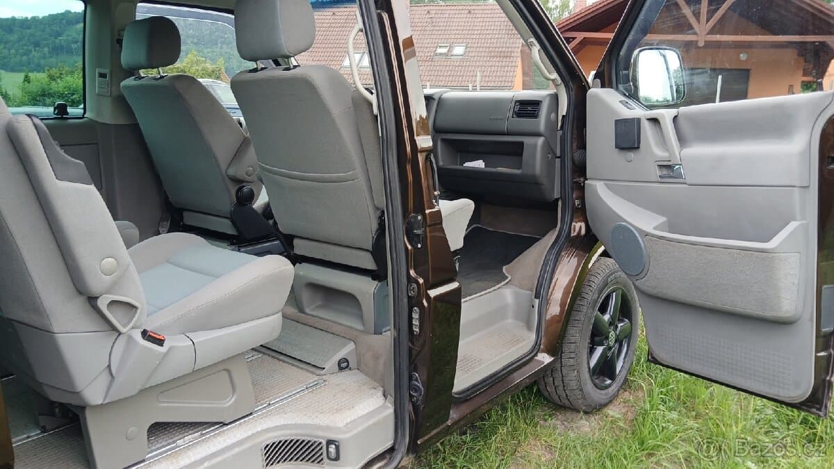 Volkswagen MULTIVAN - 10