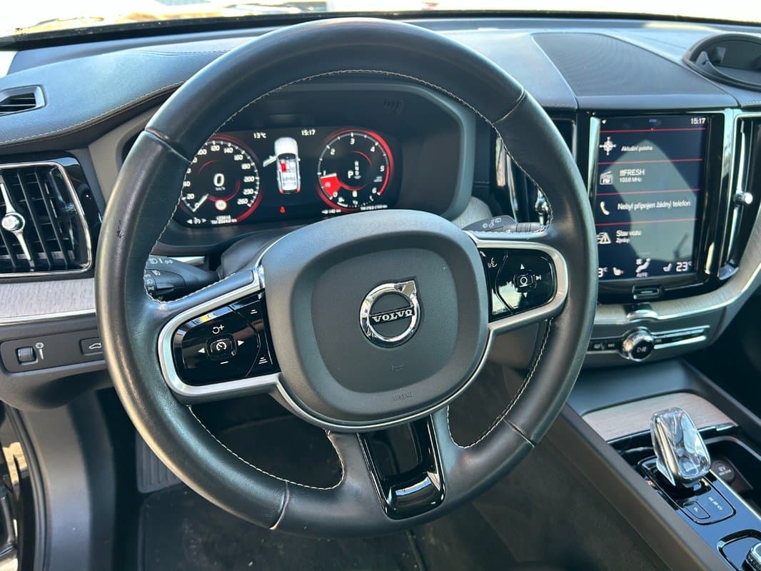 2021 Volvo XC60 - 10