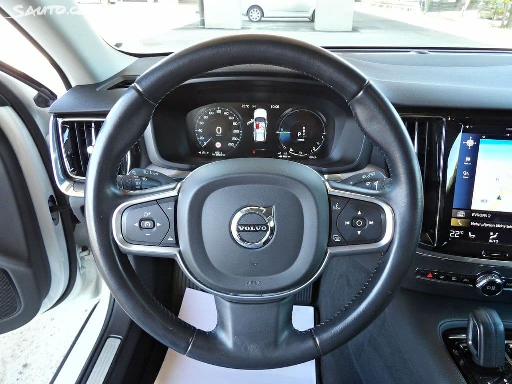 2020 Volvo V60 - 10