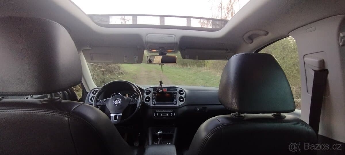2011 Volkswagen TIGUAN - 10