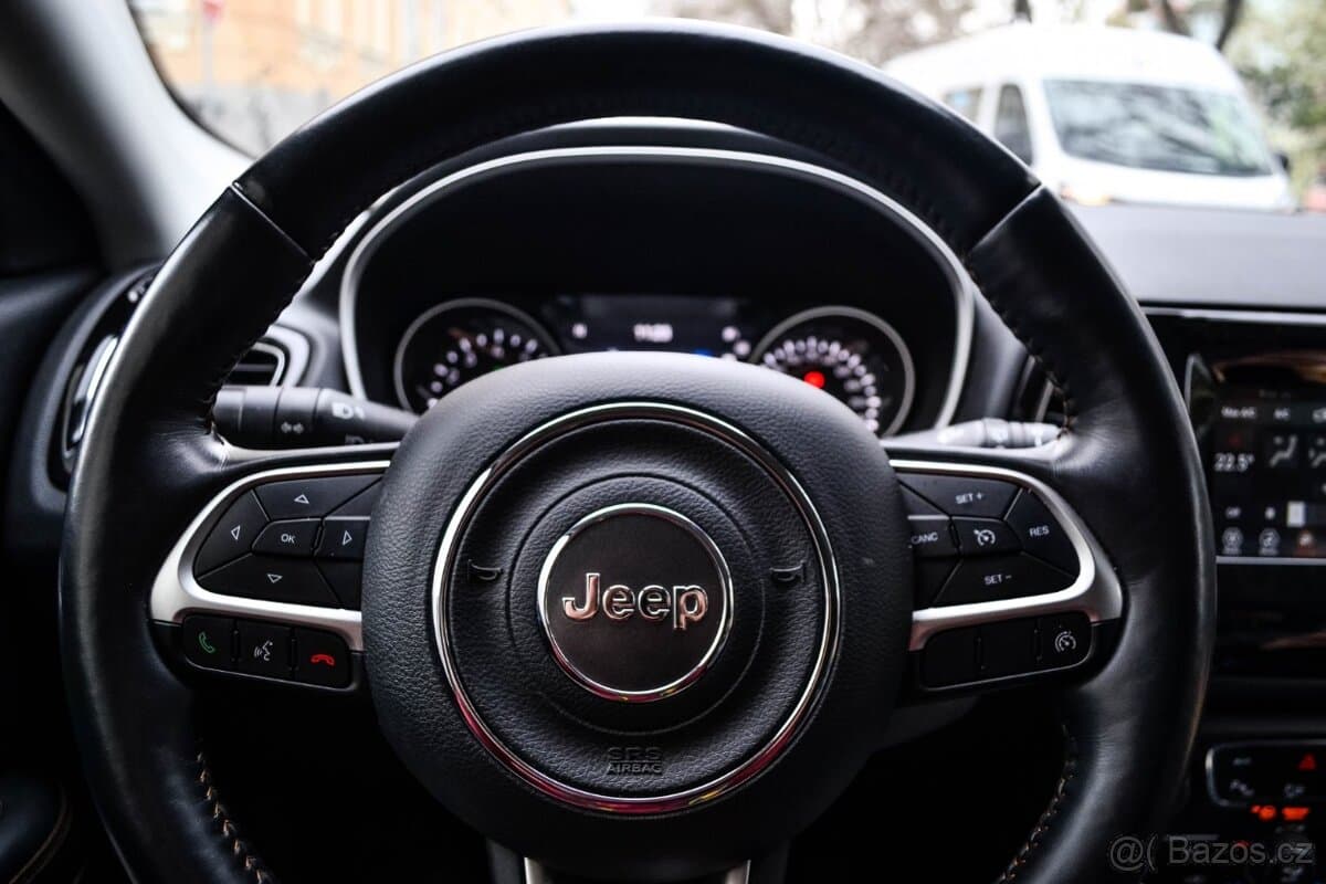 2019 Jeep COMPASS - 10
