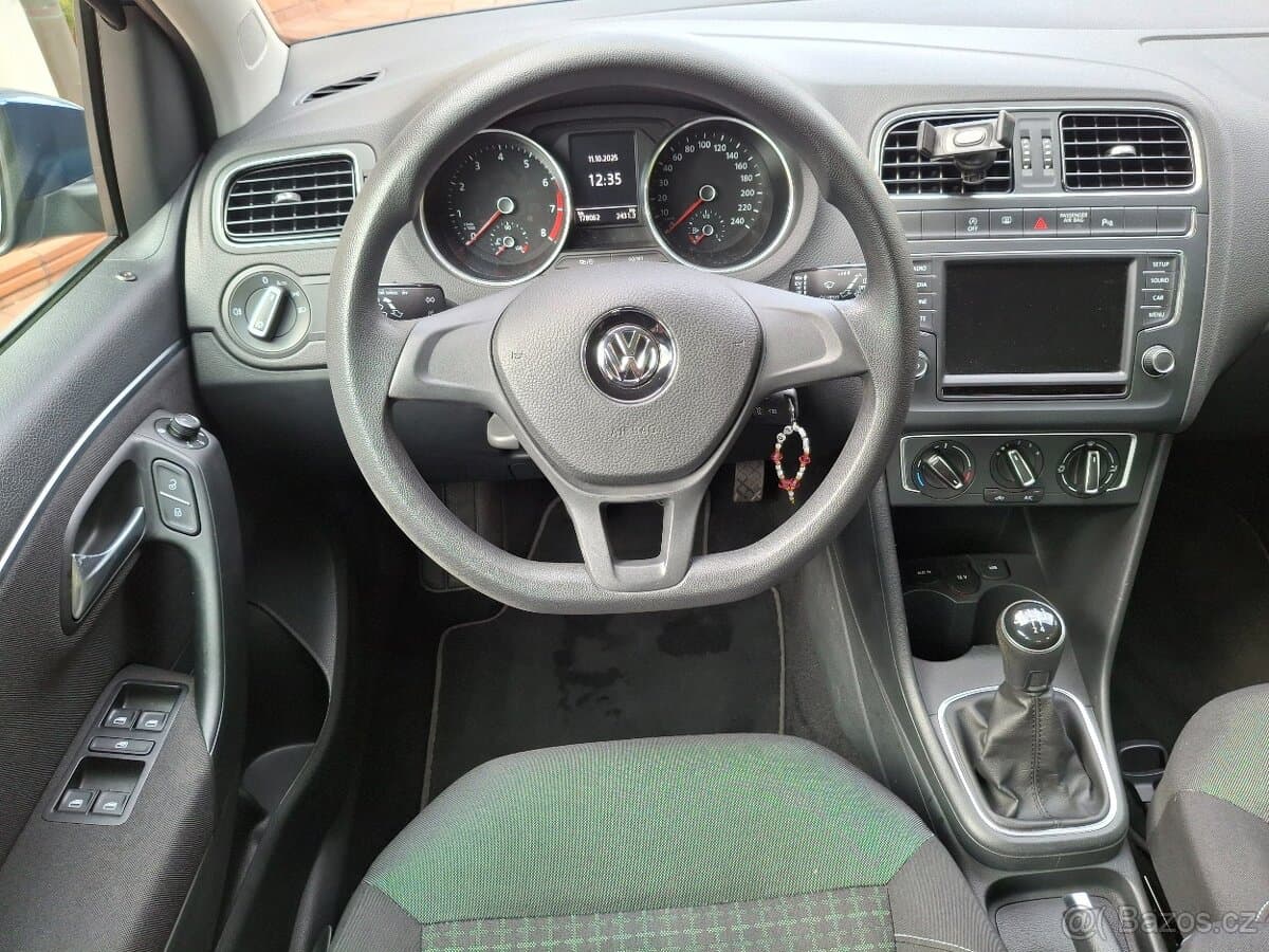 2015 Volkswagen POLO - 10