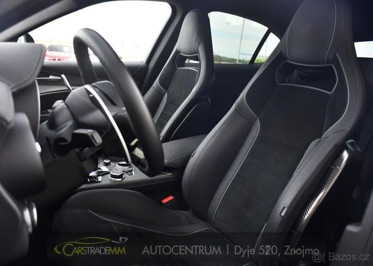 2024 Alfa Romeo STELVIO - 10