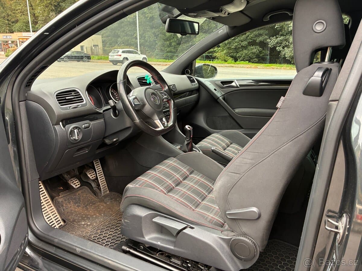 2012 Volkswagen GOLF - 10
