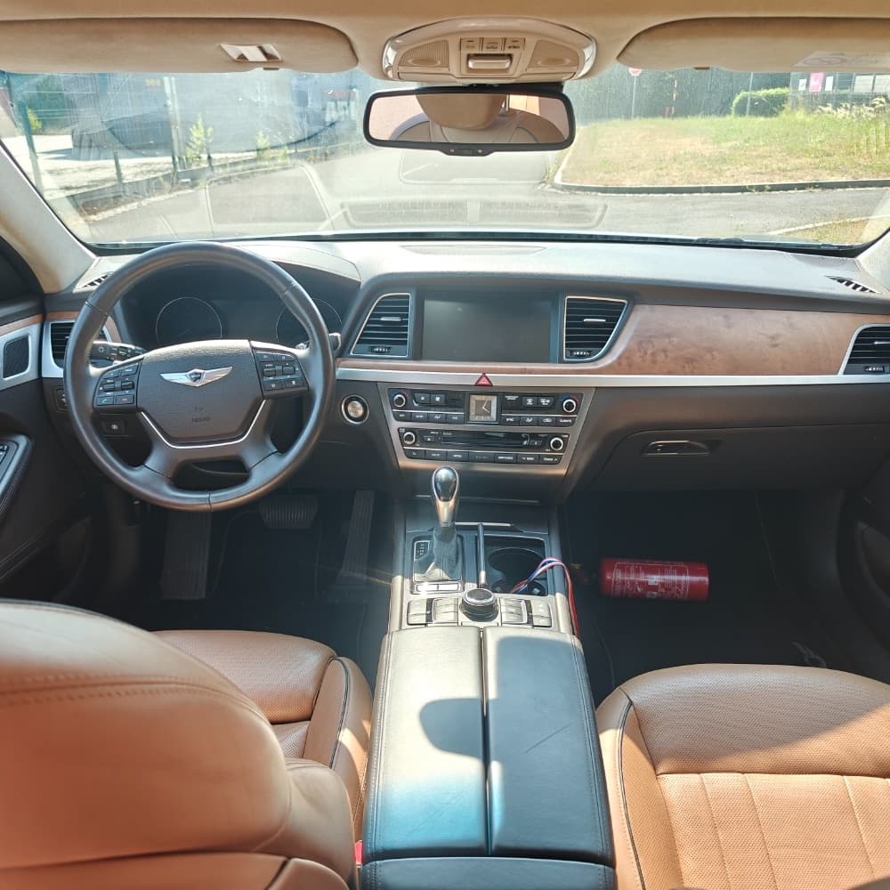 2015 Hyundai GENESIS - 10