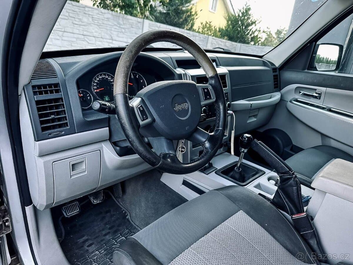 2008 Jeep CHEROKEE - 10