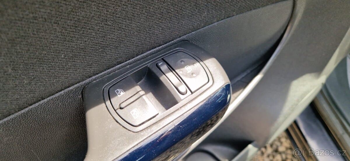 2009 Opel CORSA - 10