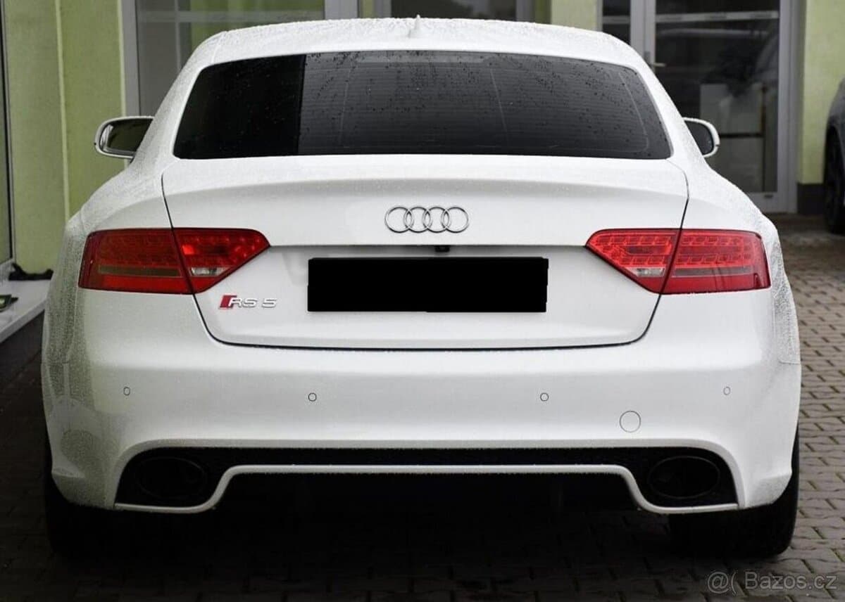 2010 Audi RS5 - 10
