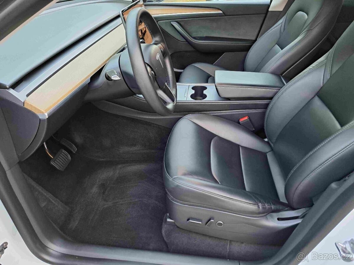 2023 Tesla MODEL Y - 10