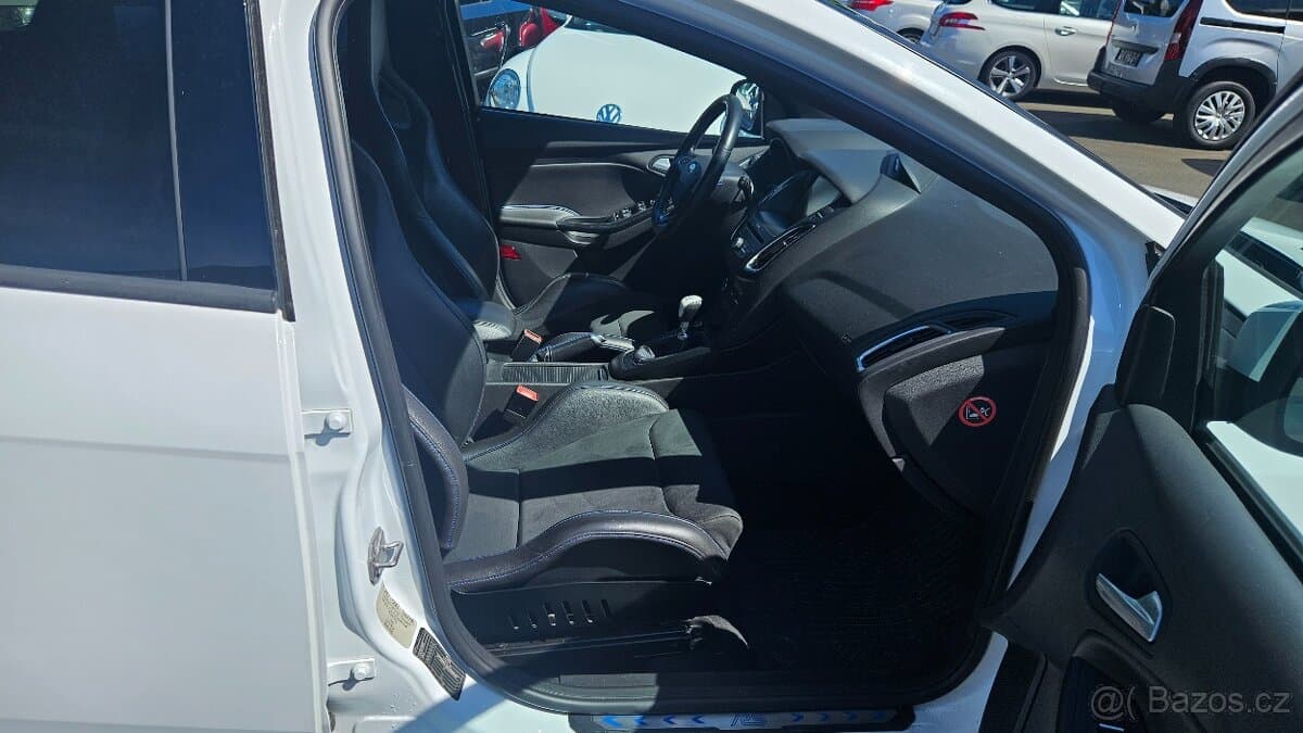 2016 Ford FOCUS - 10