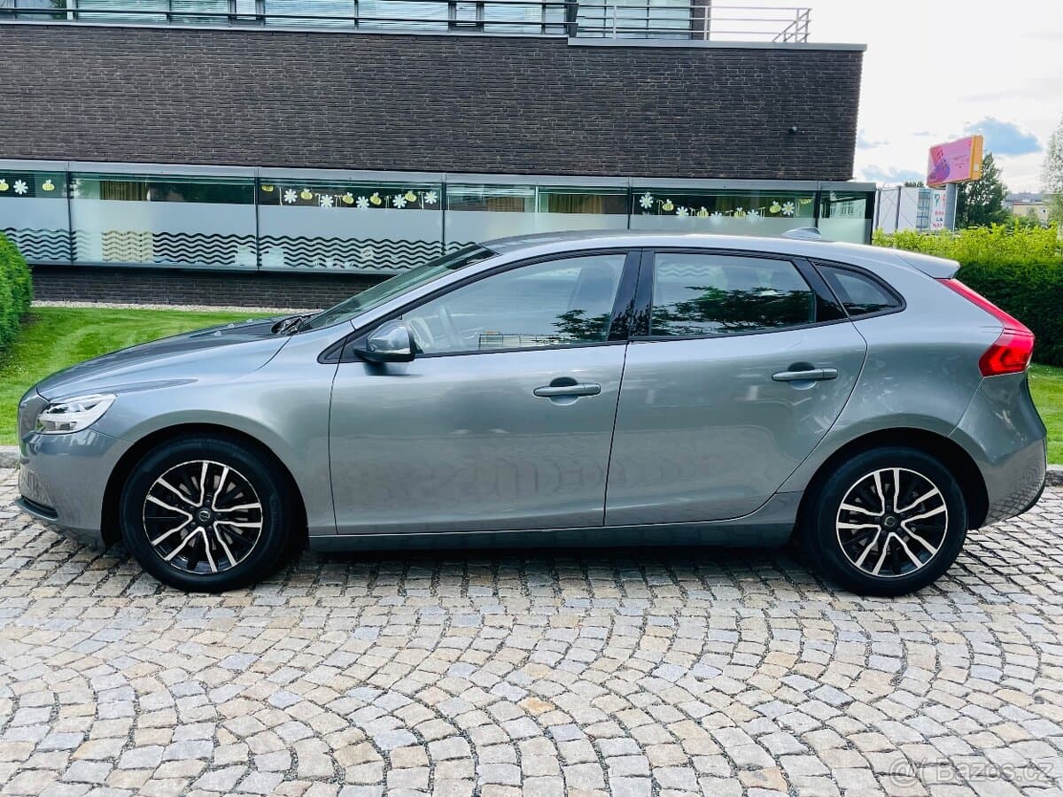 2018 Volvo V40 - 10