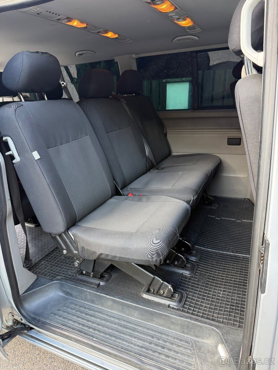 2010 Volkswagen CARAVELLE - 10