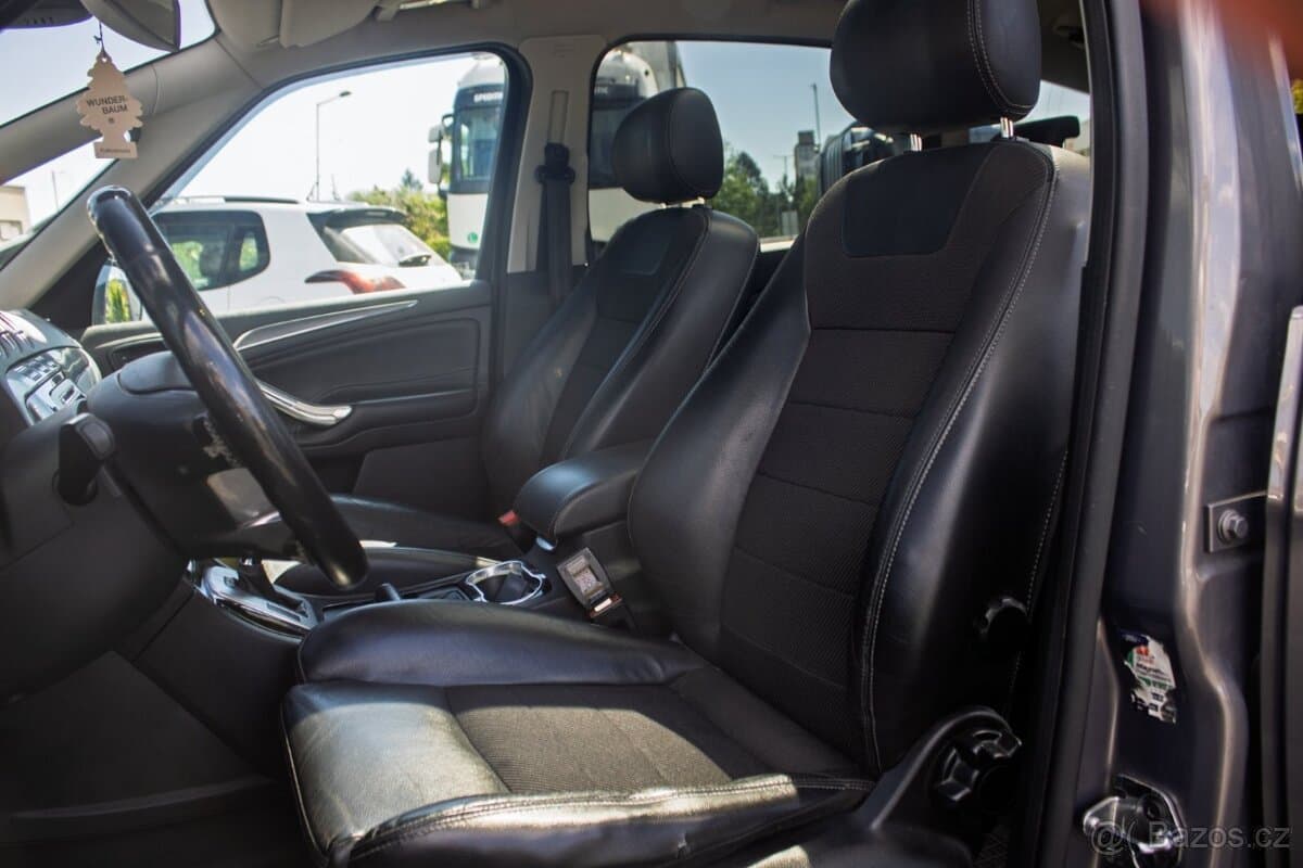 2013 Ford S-MAX - 10