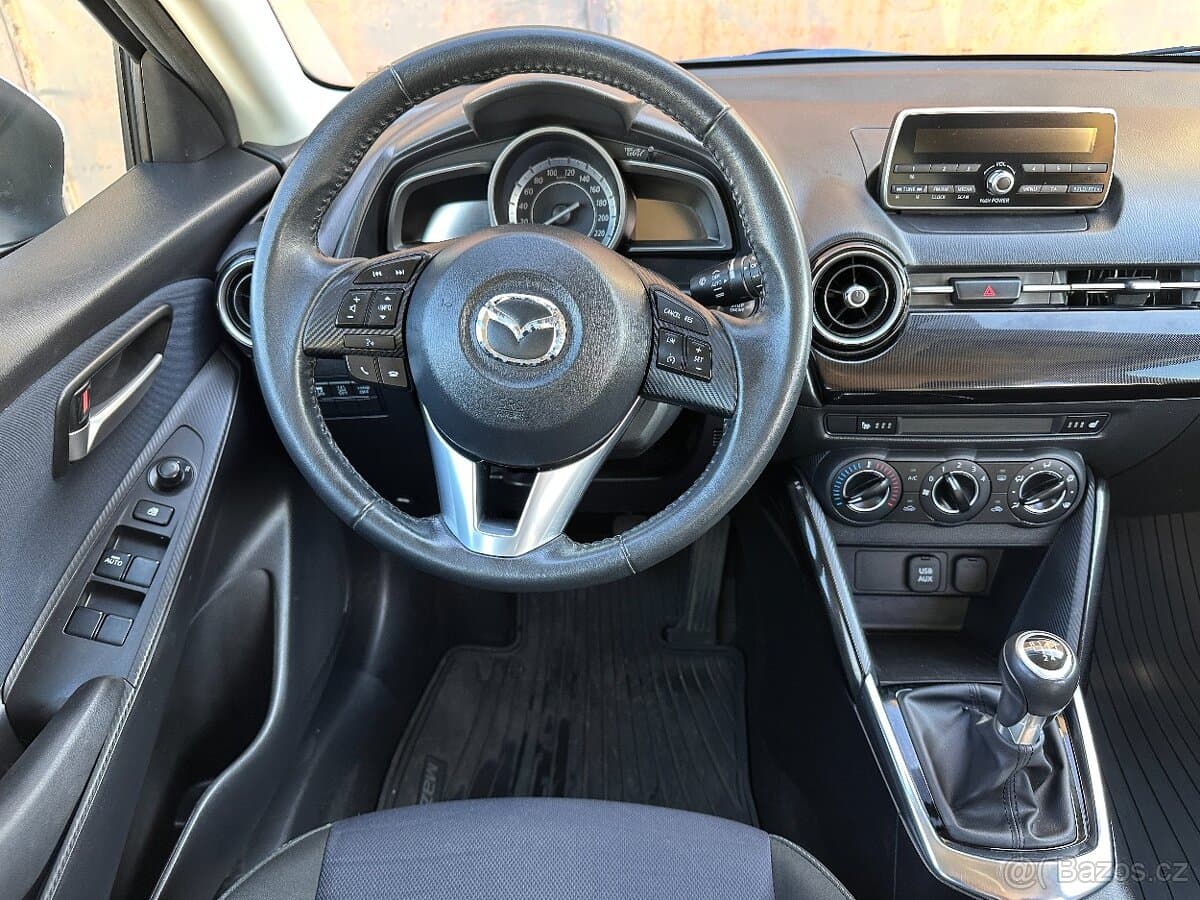 2015 Mazda 2 - 10