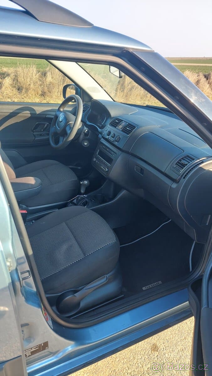 2010 Škoda FABIA - 10
