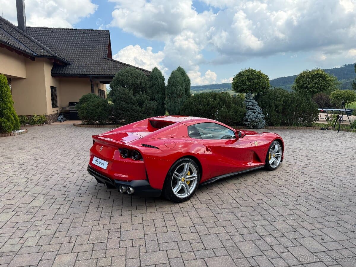 2022 Ferrari 812 - 10