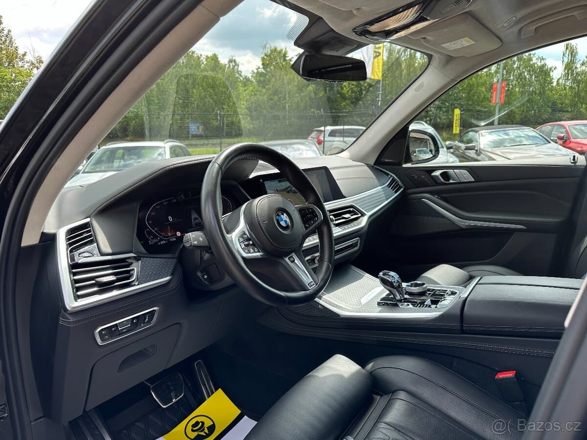 2022 BMW X7 - 10