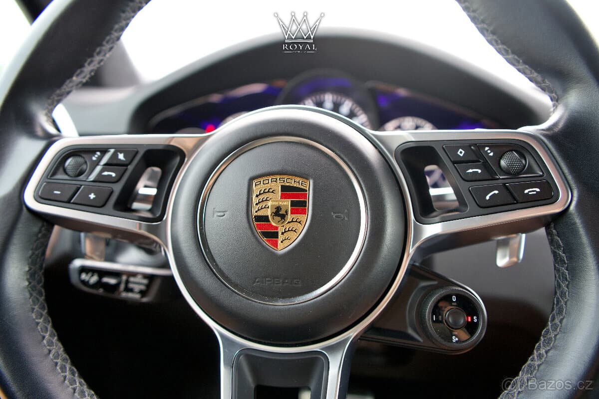 2021 Porsche CAYENNE - 10