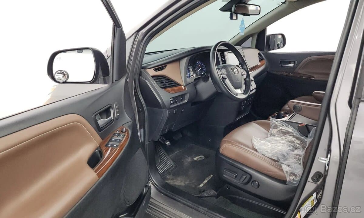 2018 Toyota SIENNA - 10