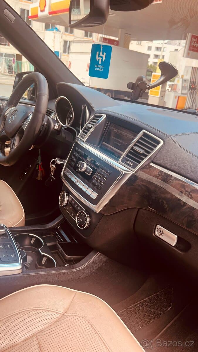 2013 Mercedes-Benz GL - 10