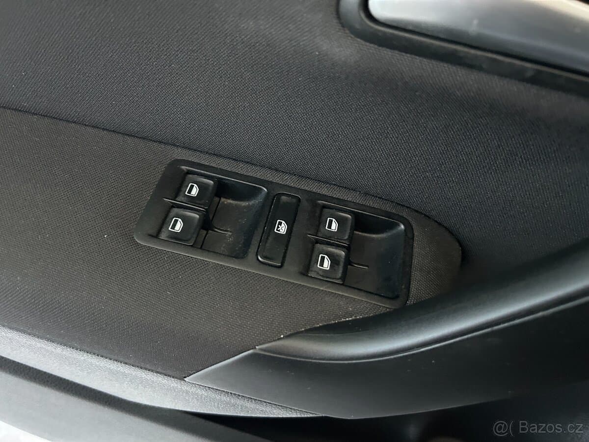 2015 Volkswagen POLO - 10