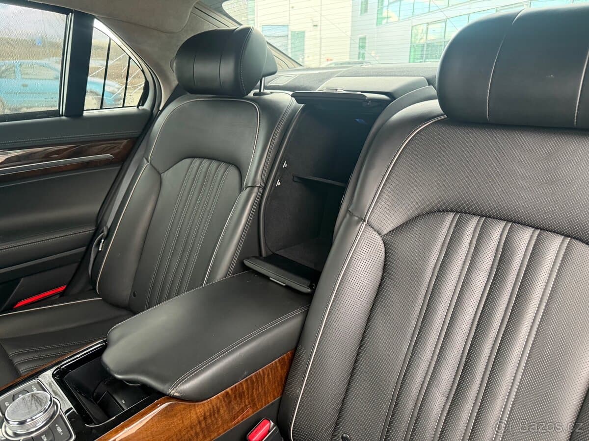 2017 Genesis G90 - 10