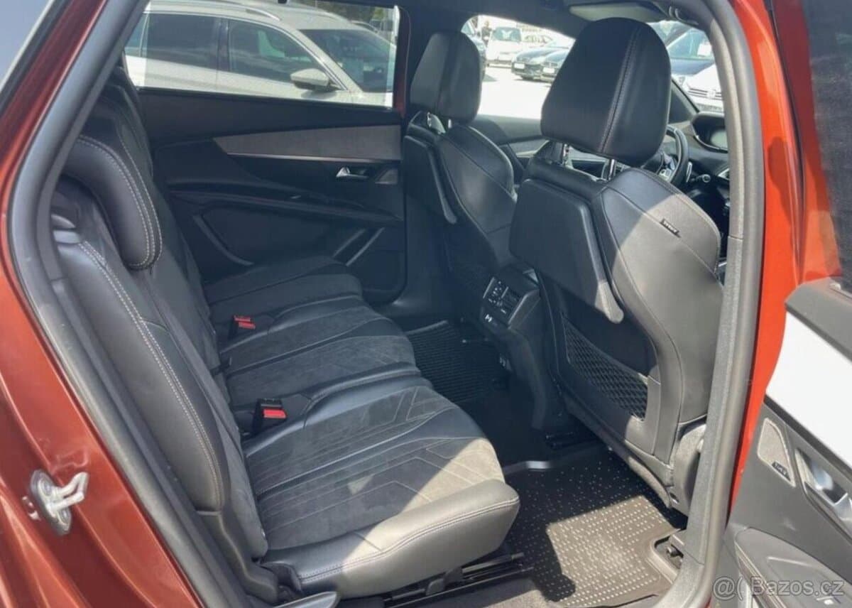 2022 Peugeot 5008 - 10