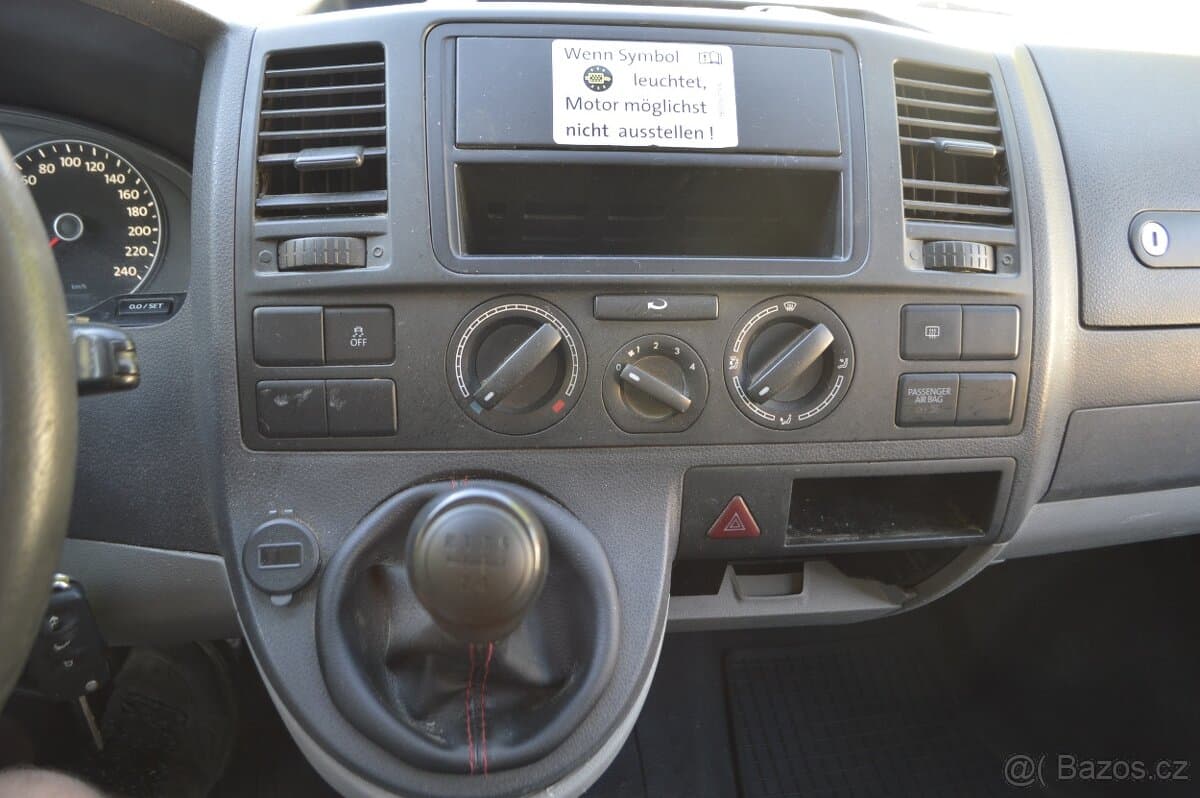 2011 Volkswagen TRANSPORTER - 10