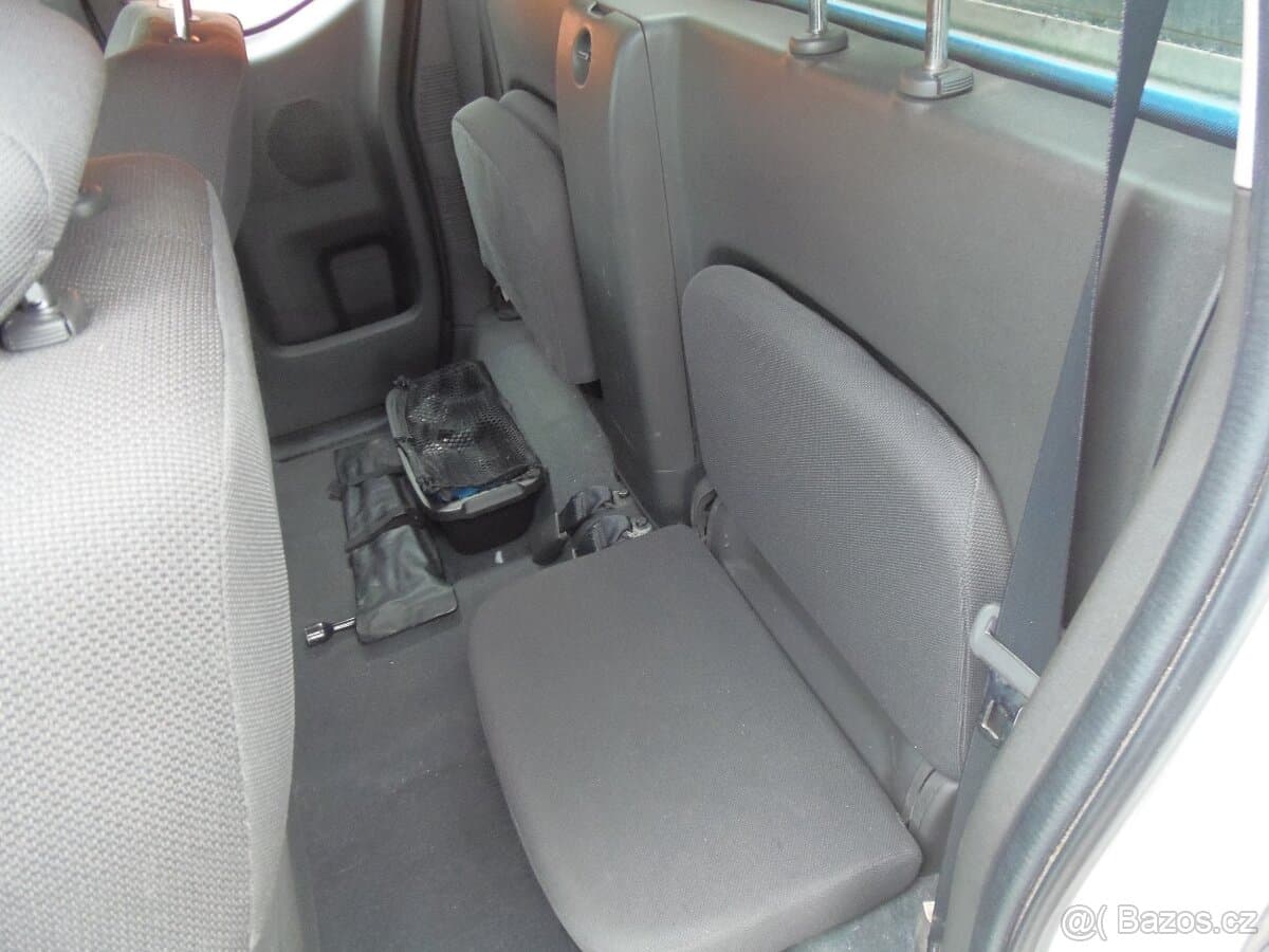 2009 Nissan NAVARA - 10