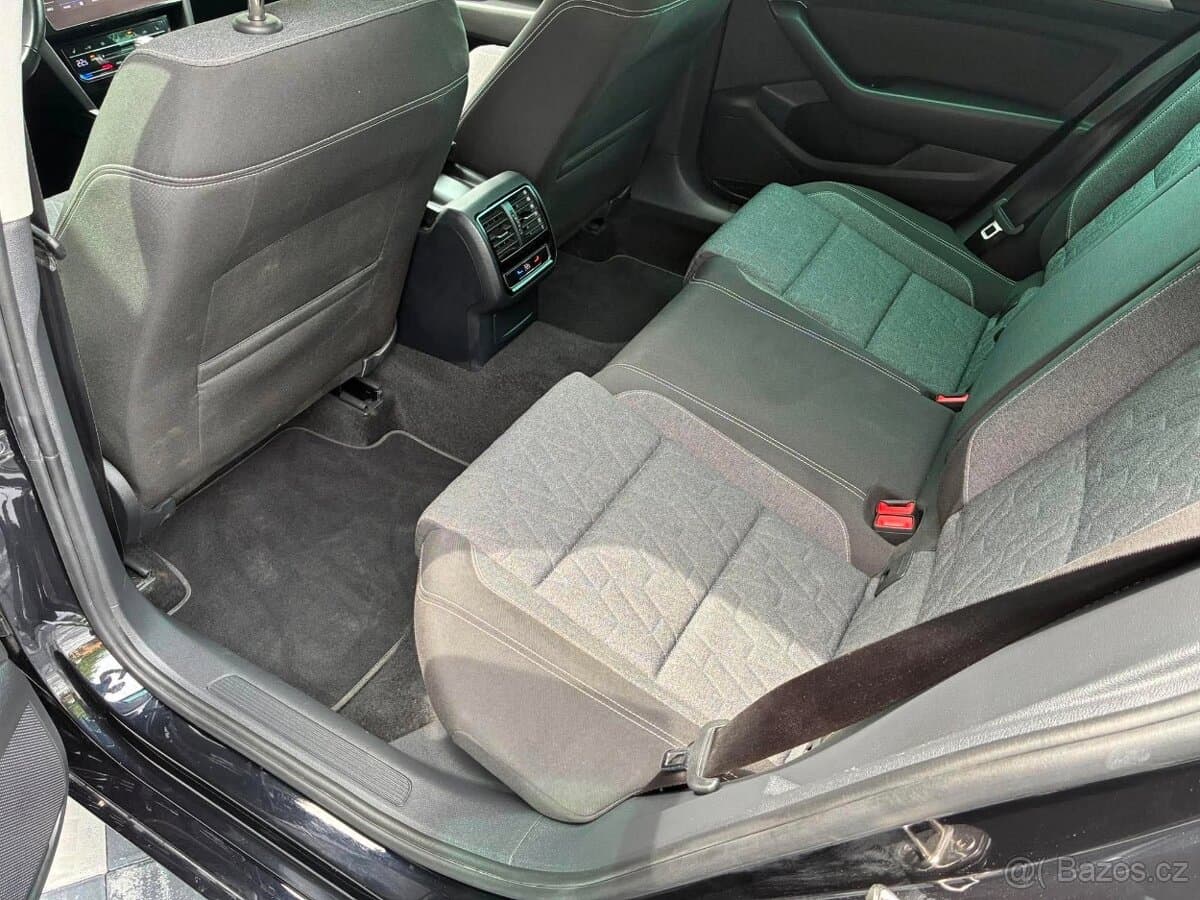2022 Volkswagen PASSAT - 10