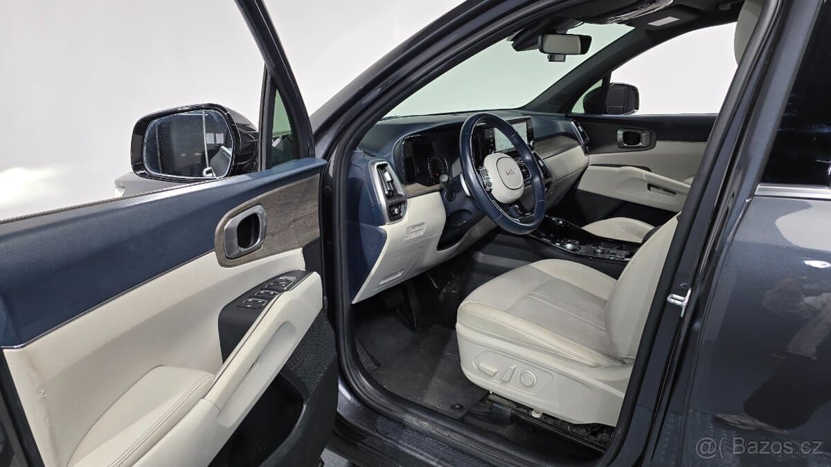 2022 Kia SORENTO - 10