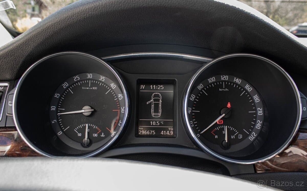 2011 Škoda SUPERB - 10