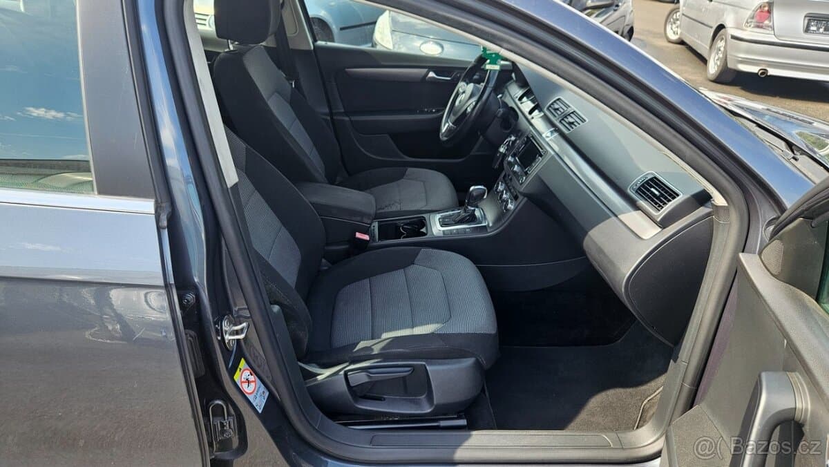 2013 Volkswagen PASSAT - 10