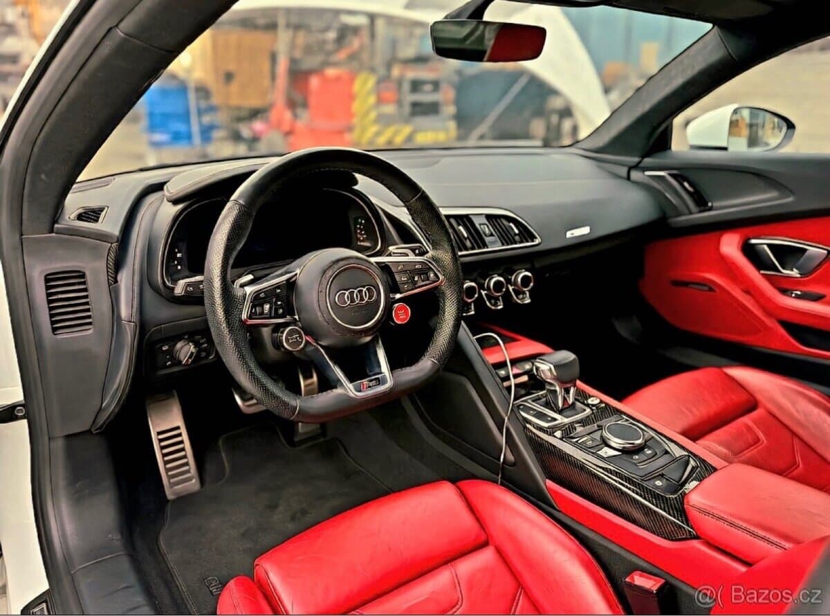 2020 Audi R8 - 10