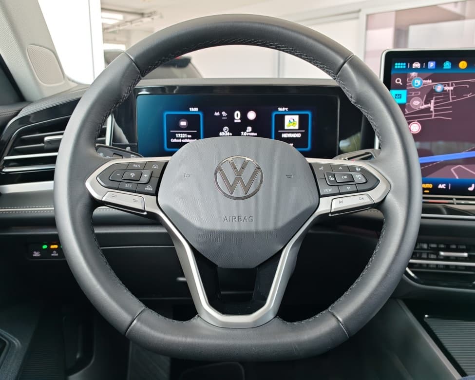 2025 Volkswagen PASSAT - 10