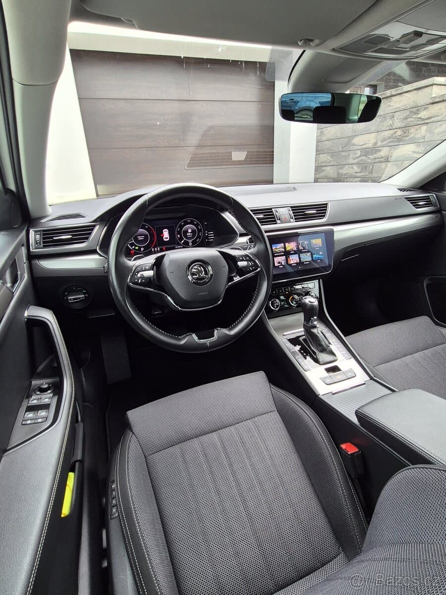 2020 Škoda SUPERB - 10