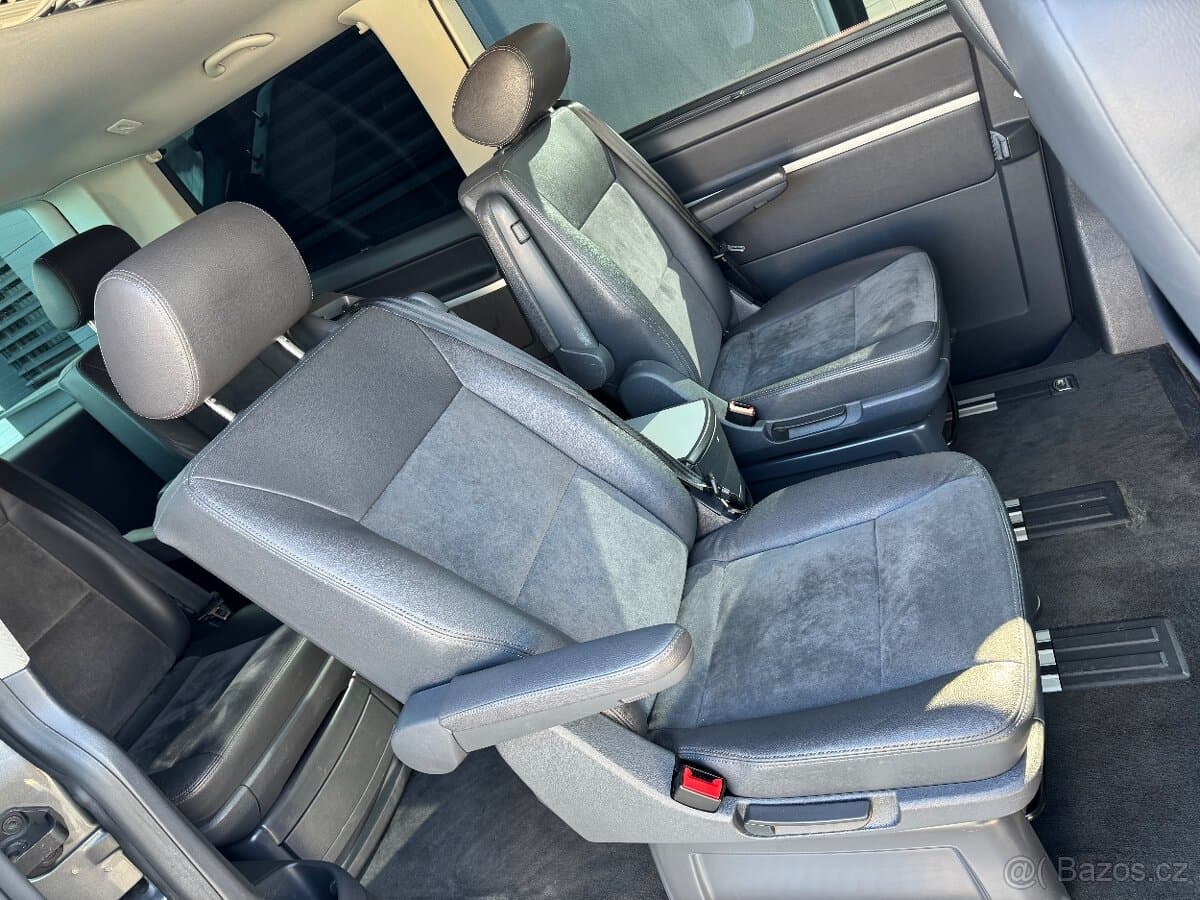 2013 Volkswagen MULTIVAN - 10