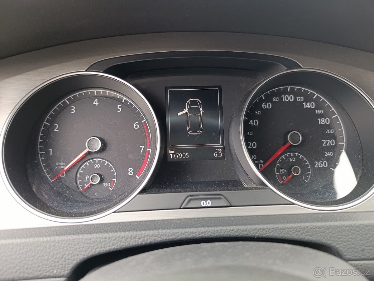 Volkswagen GOLF - 10