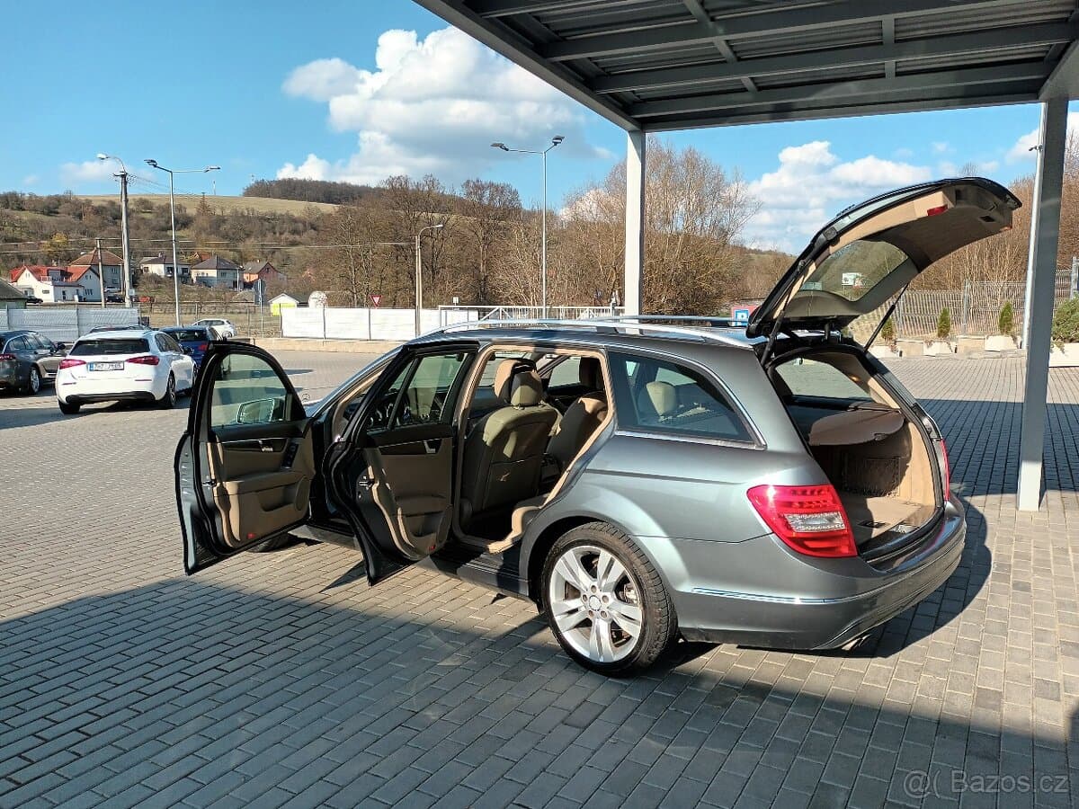 2011 Mercedes-Benz C-CLASS - 10