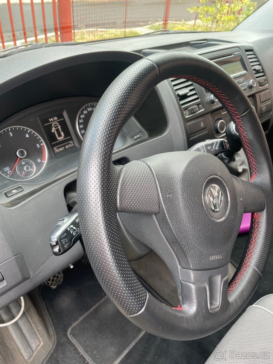 2011 Volkswagen MULTIVAN - 10
