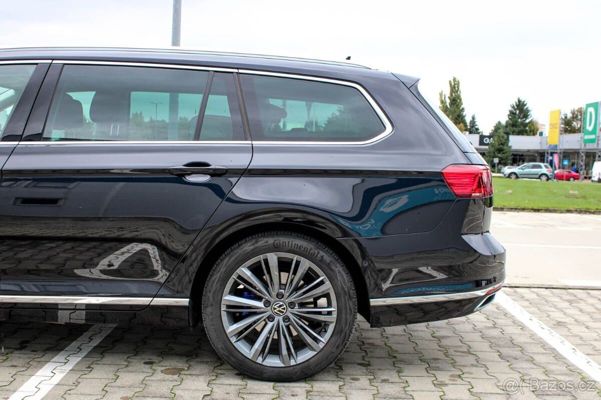2023 Volkswagen PASSAT - 10