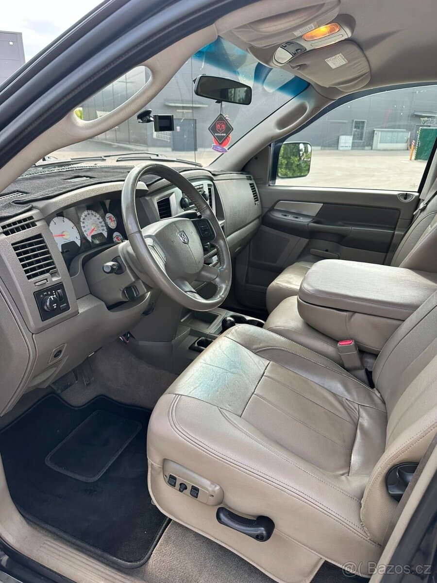 2007 Dodge RAM - 10