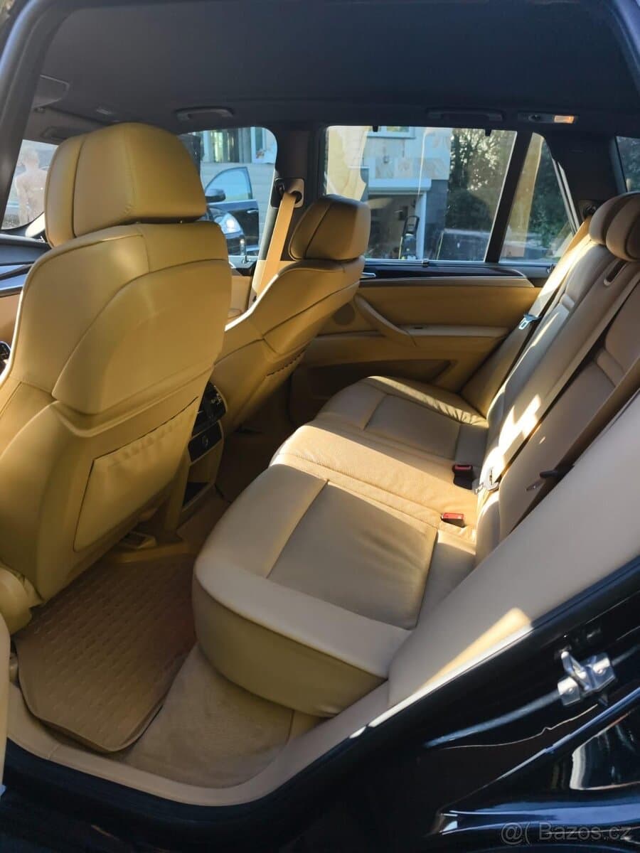 2011 BMW X5 - 10