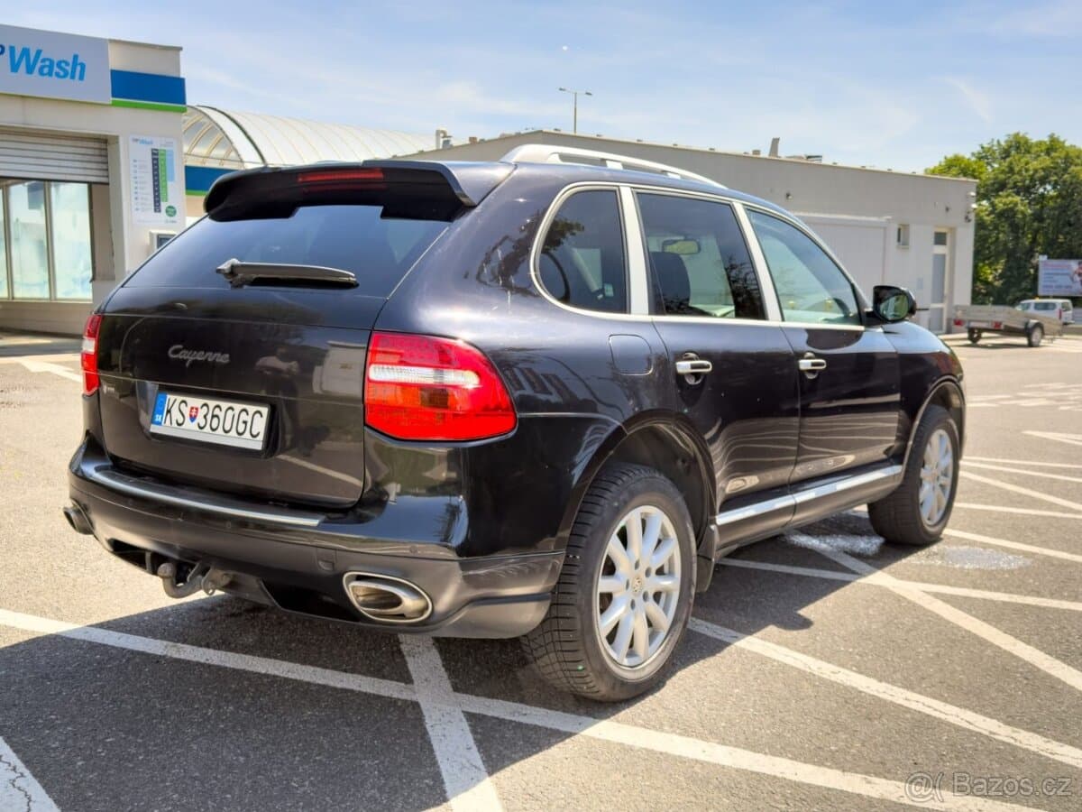 2010 Porsche CAYENNE - 10