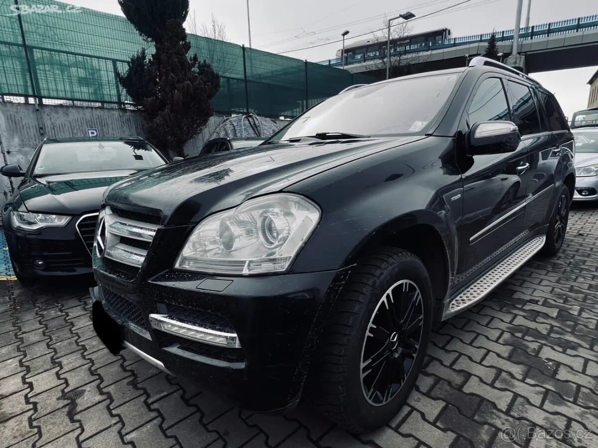Mercedes-Benz GL - 10