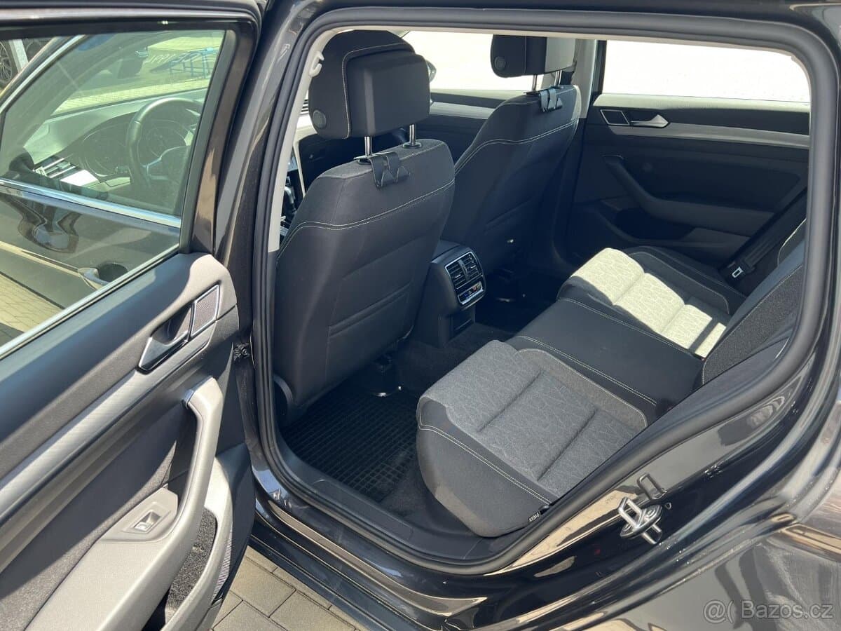 2024 Volkswagen PASSAT - 10