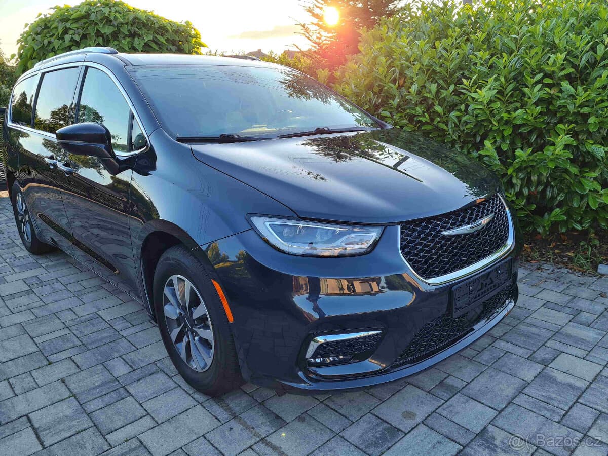 2021 Chrysler PACIFICA - 10