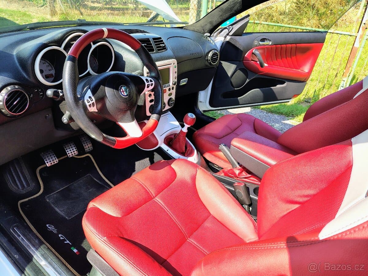 2005 Alfa Romeo GT - 10